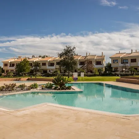 Modern Sol Townhouse With Traditional Vibes فندق كوارتيرا