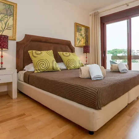 Modern Sol Townhouse With Traditional Vibes Hotel